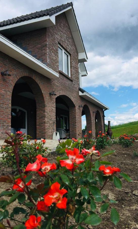 Damhills Apartments Bronowko Exterior foto